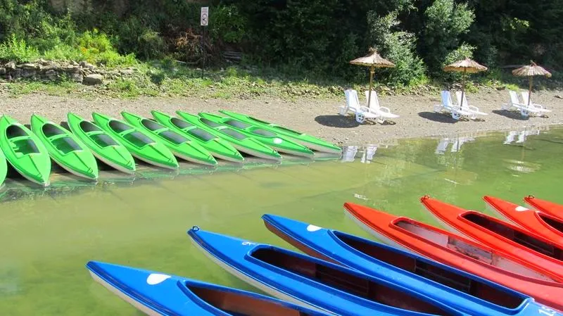 Gdzie wypożyczyć rower wodny nad Soliną? cennik, lokalizacje i praktyczne wskazówki