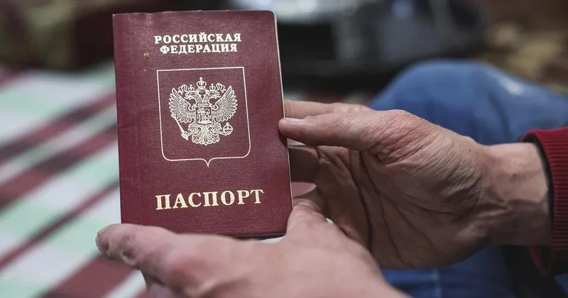 Paszport czy dowód osobisty